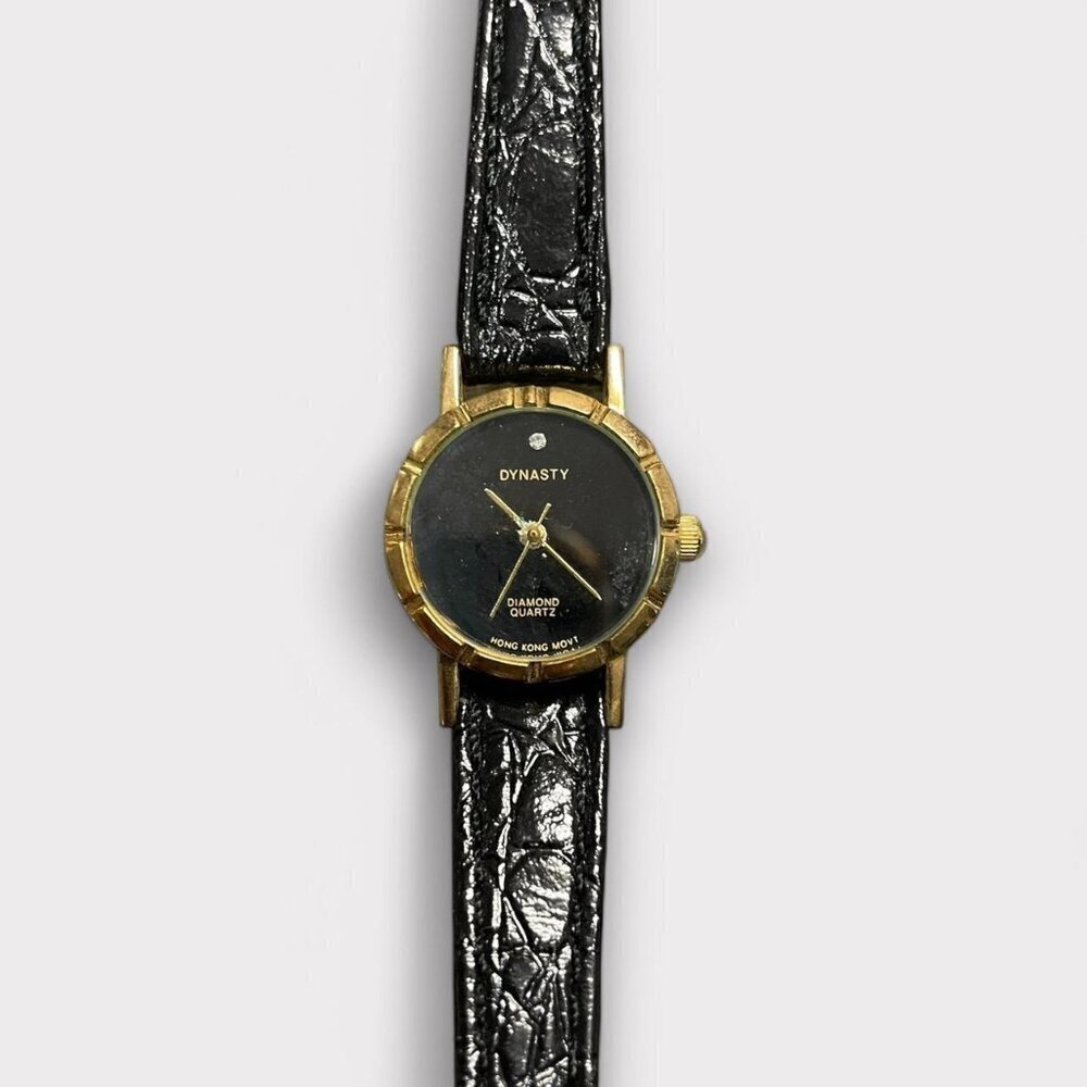 Vintage Dynasty Gold & Black Quartz Watch – Genuine Leather Strap
